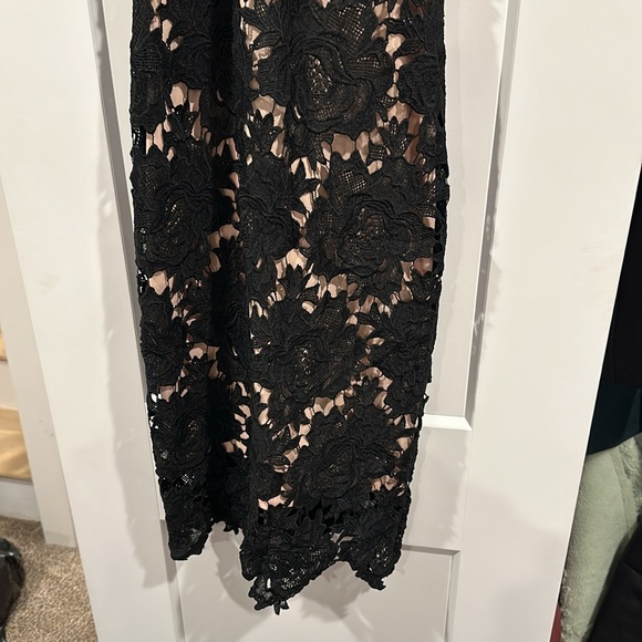 Black and nude lace dress. - Picture 3 of 3